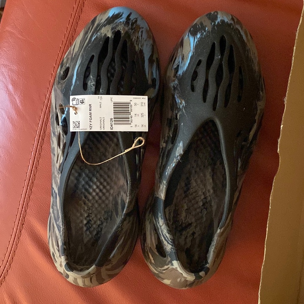 Yeezy Foam MX Cinder
